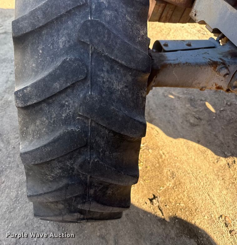 image for item EU4079 Kubota M8209 MFWD tractor