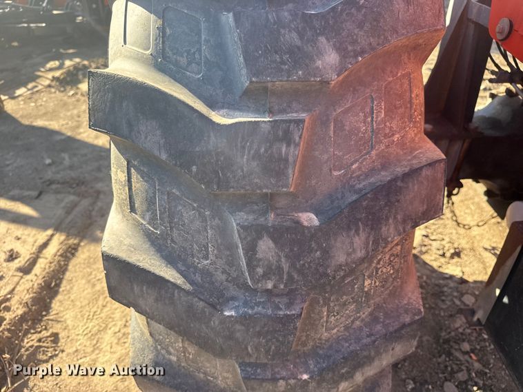 image for item EU4079 Kubota M8209 MFWD tractor