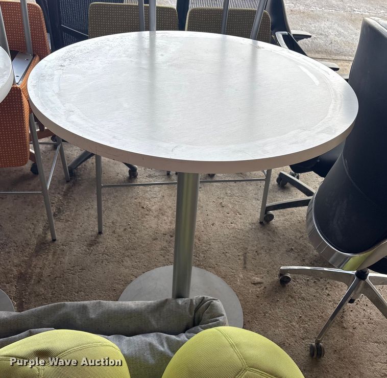 image for item EU4082 Furniture