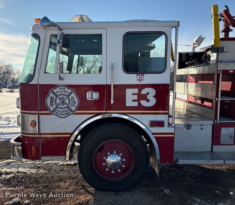 image for item EV2667 1989 Pierce pumper fire truck