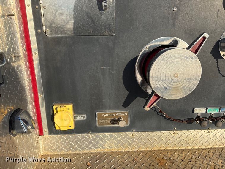 image for item EV2667 1989 Pierce pumper fire truck