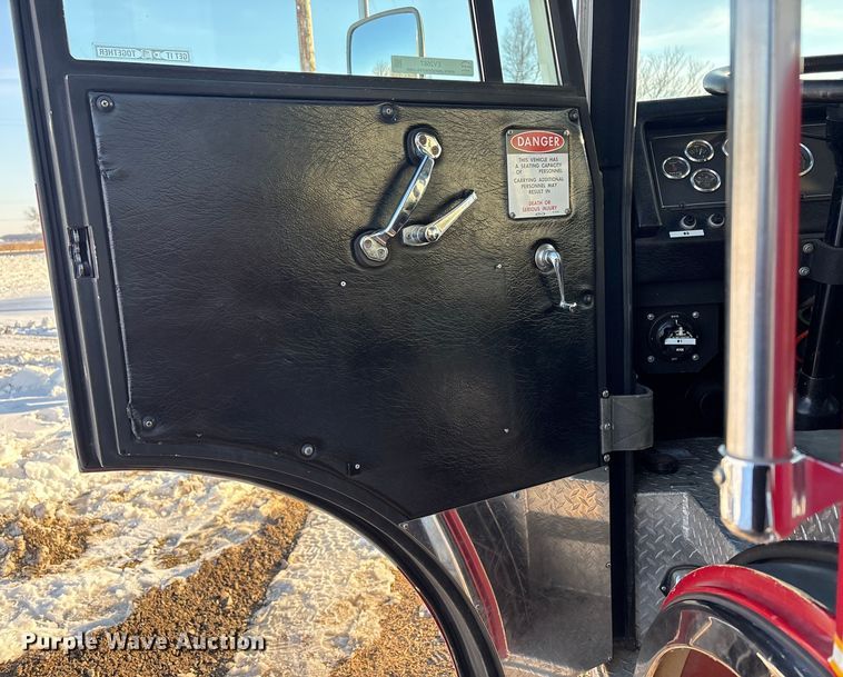 image for item EV2667 1989 Pierce pumper fire truck