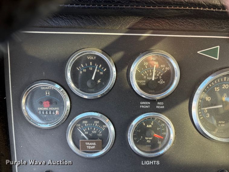 image for item EV2667 1989 Pierce pumper fire truck