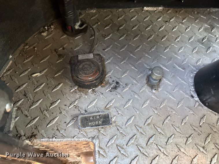 image for item EV2667 1989 Pierce pumper fire truck