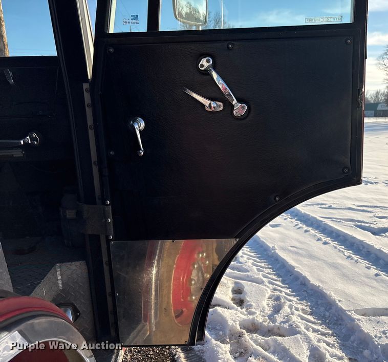 image for item EV2667 1989 Pierce pumper fire truck