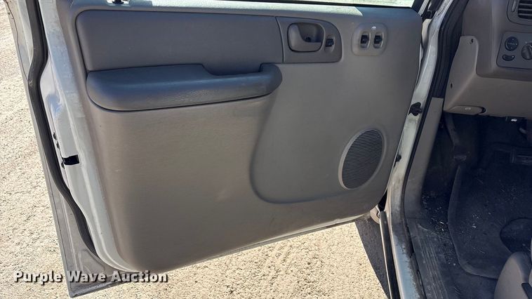 image for item EV2678 2002 Dodge Caravan van