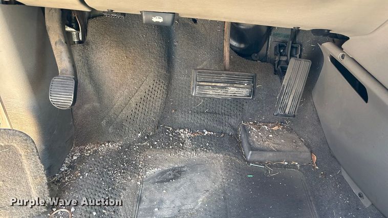 image for item EV2678 2002 Dodge Caravan van