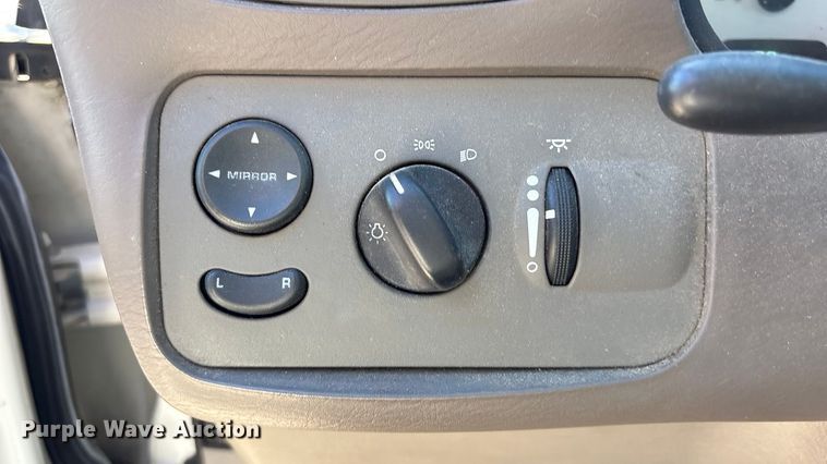 image for item EV2678 2002 Dodge Caravan van