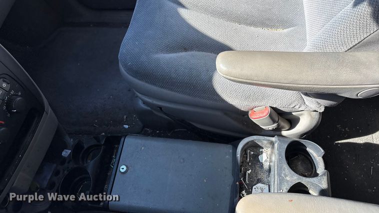 image for item EV2678 2002 Dodge Caravan van