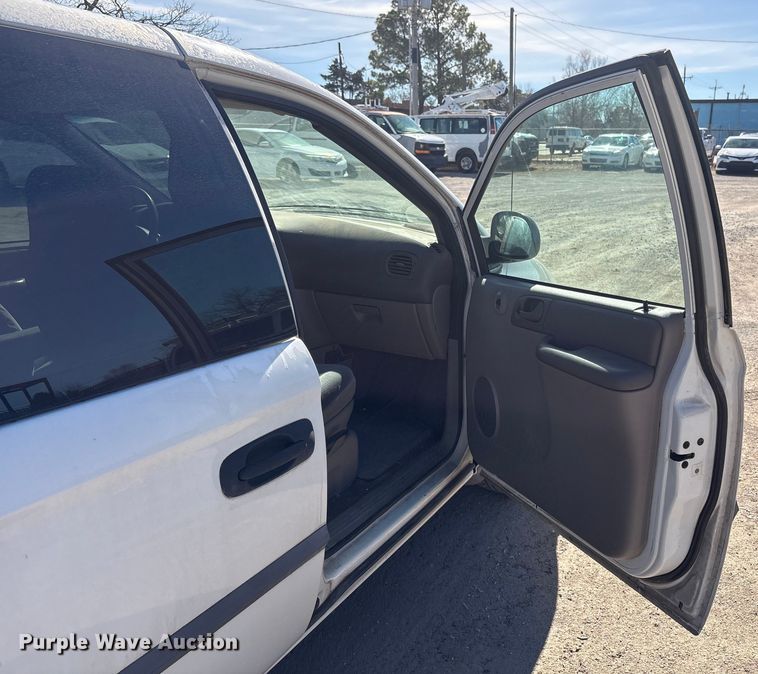 image for item EV2678 2002 Dodge Caravan van