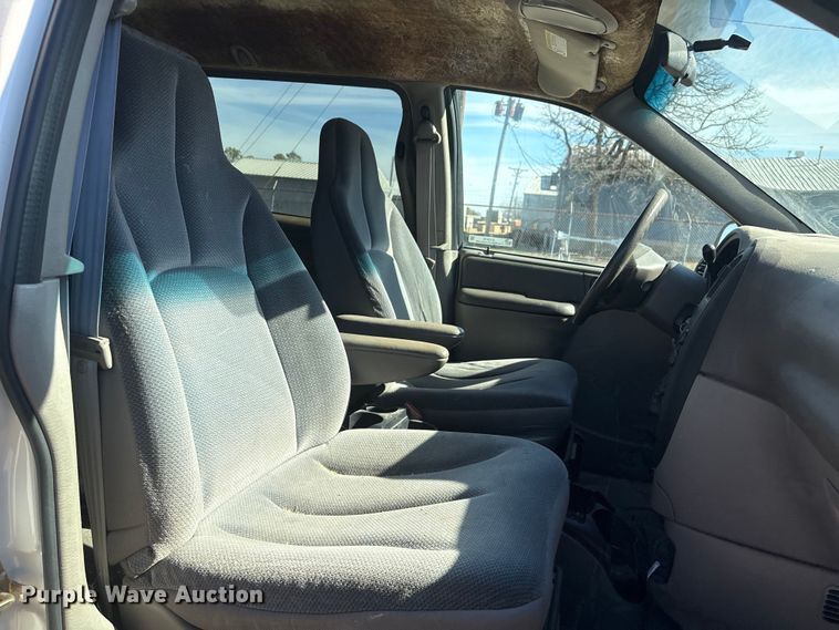 image for item EV2678 2002 Dodge Caravan van