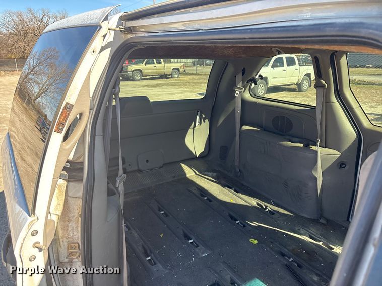 image for item EV2678 2002 Dodge Caravan van