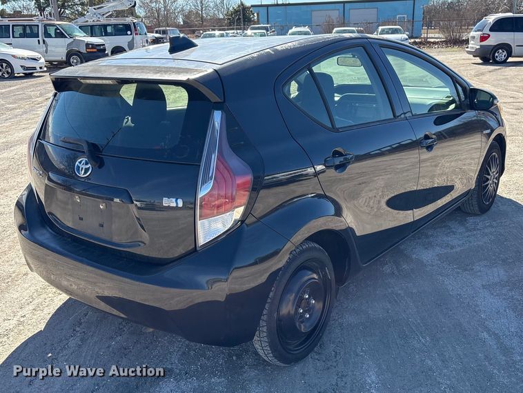 image for item EV2679 2015 Toyota Prius C 