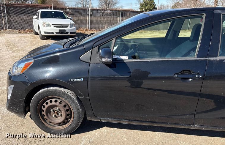 image for item EV2679 2015 Toyota Prius C 