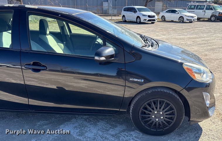 image for item EV2679 2015 Toyota Prius C 