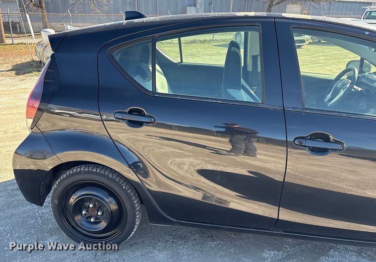 image for item EV2679 2015 Toyota Prius C 