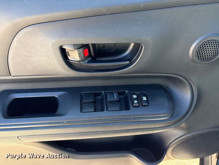 image for item EV2679 2015 Toyota Prius C 