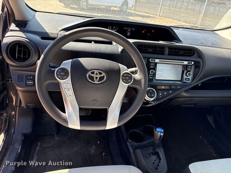 image for item EV2679 2015 Toyota Prius C 