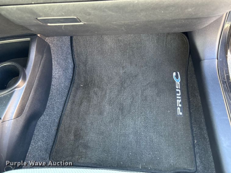 image for item EV2679 2015 Toyota Prius C 