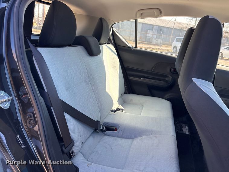 image for item EV2679 2015 Toyota Prius C 