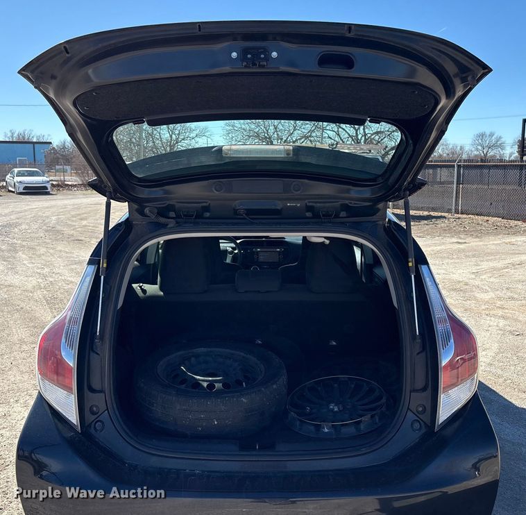 image for item EV2679 2015 Toyota Prius C 