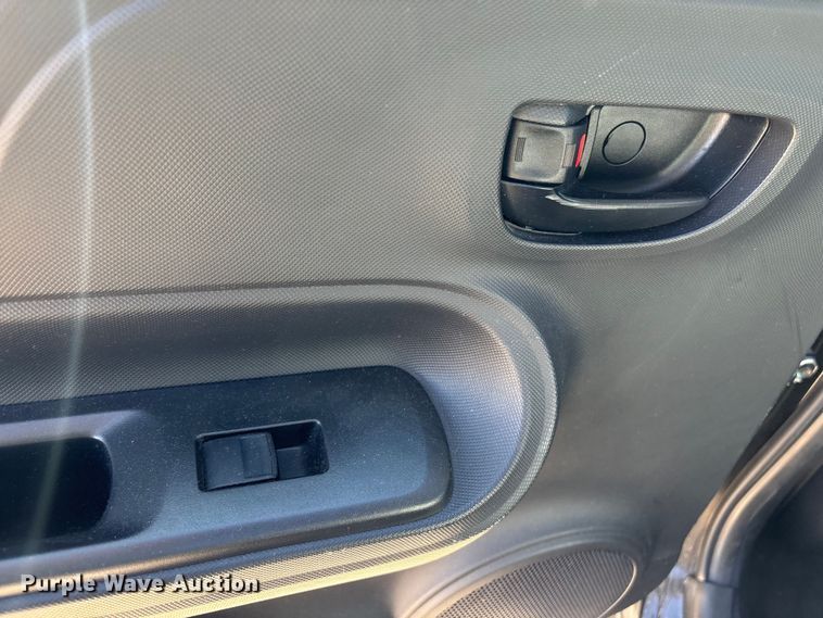 image for item EV2679 2015 Toyota Prius C 