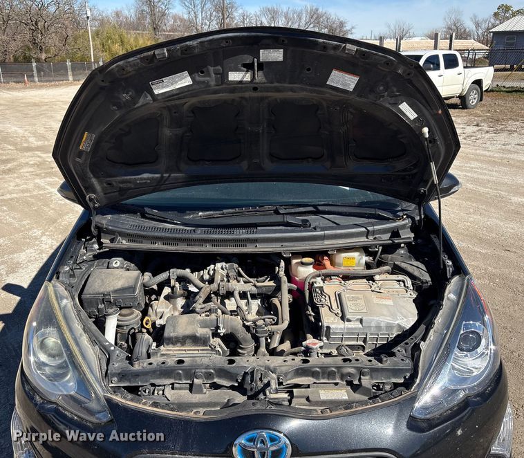 image for item EV2679 2015 Toyota Prius C 