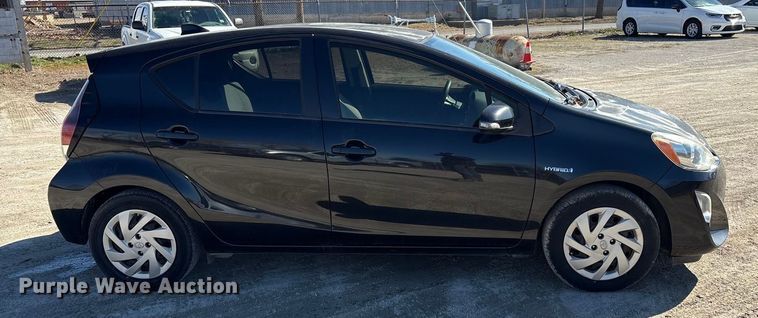image for item EV2680 2015 Toyota Prius C 