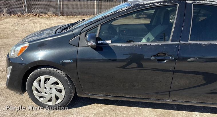 image for item EV2680 2015 Toyota Prius C 