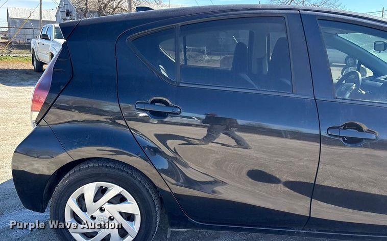 image for item EV2680 2015 Toyota Prius C 