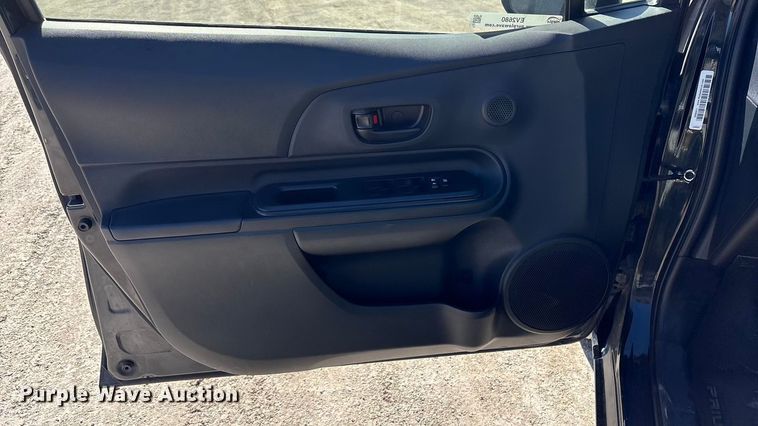 image for item EV2680 2015 Toyota Prius C 