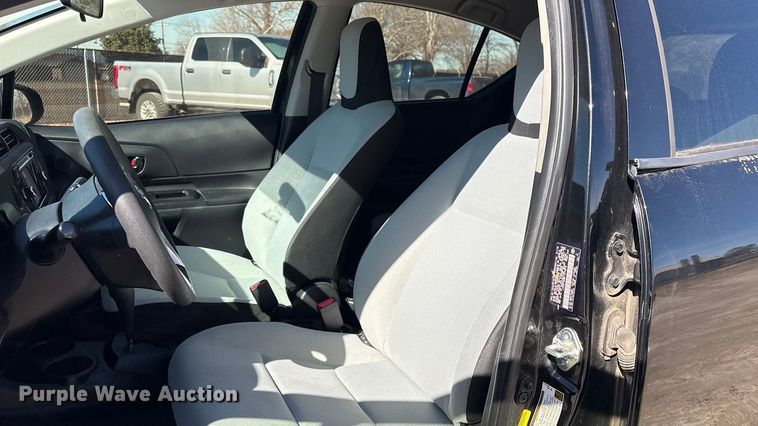 image for item EV2680 2015 Toyota Prius C 