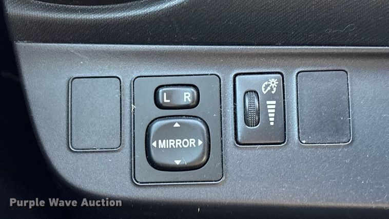 image for item EV2680 2015 Toyota Prius C 