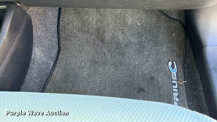 image for item EV2680 2015 Toyota Prius C 