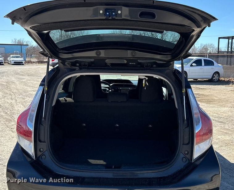 image for item EV2680 2015 Toyota Prius C 