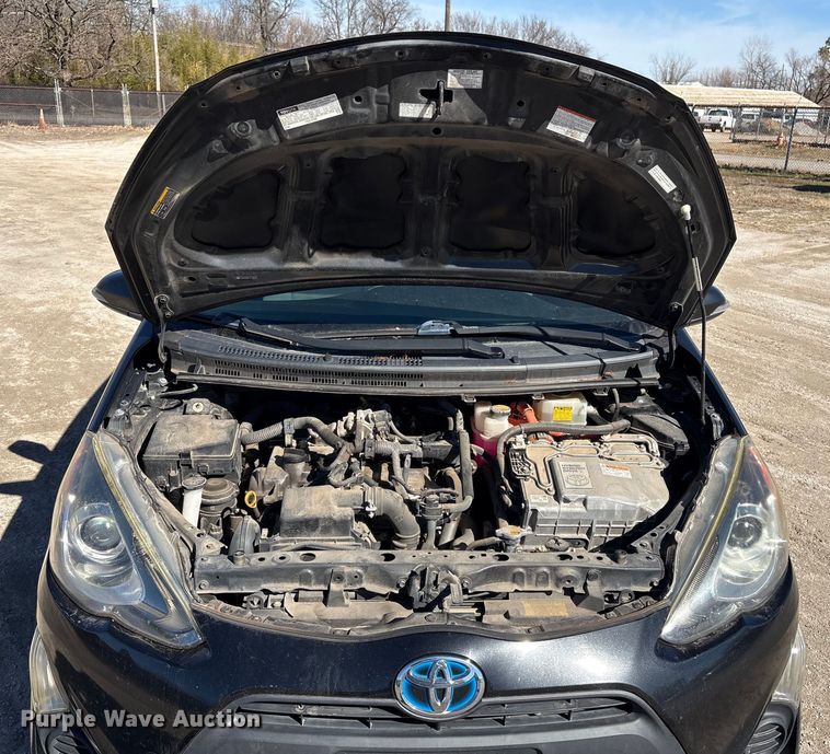 image for item EV2680 2015 Toyota Prius C 