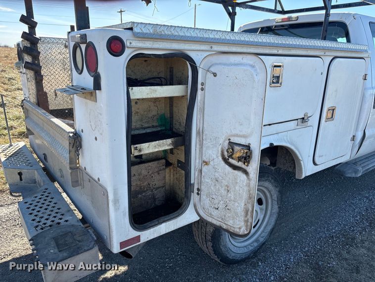 image for item EV2684 2013 Ford F250 Crew Cab utility bed pickup truck