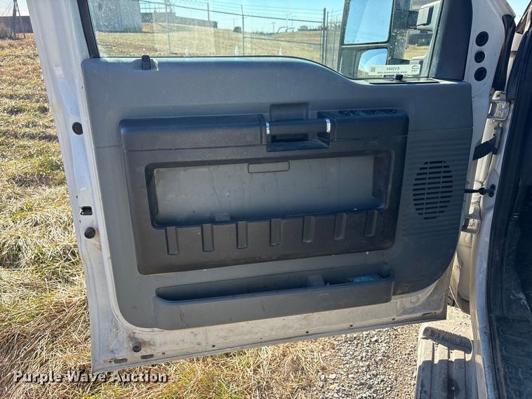 image for item EV2684 2013 Ford F250 Crew Cab utility bed pickup truck