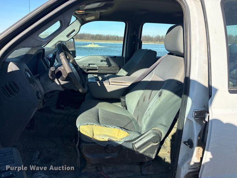 image for item EV2684 2013 Ford F250 Crew Cab utility bed pickup truck