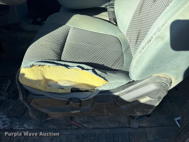 image for item EV2684 2013 Ford F250 Crew Cab utility bed pickup truck