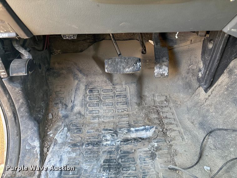 image for item EV2684 2013 Ford F250 Crew Cab utility bed pickup truck