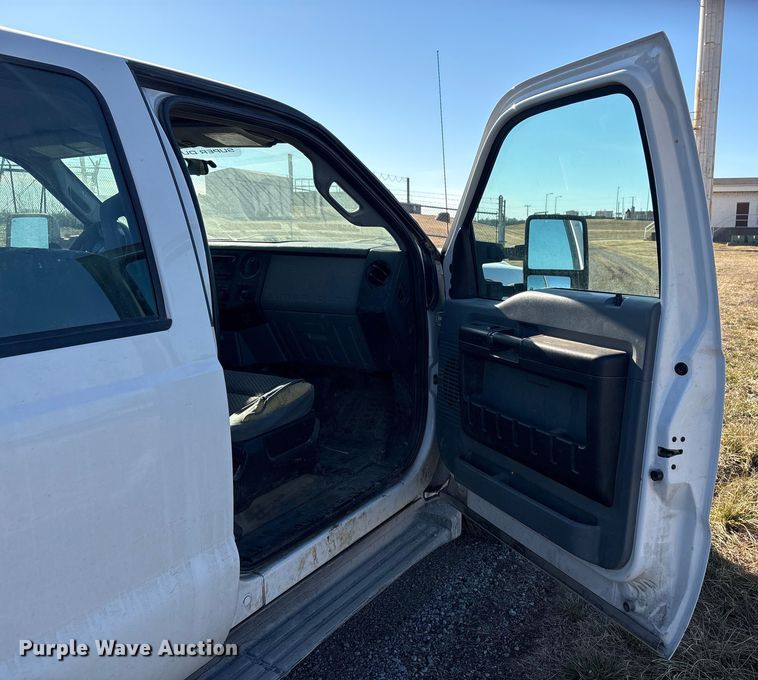 image for item EV2684 2013 Ford F250 Crew Cab utility bed pickup truck