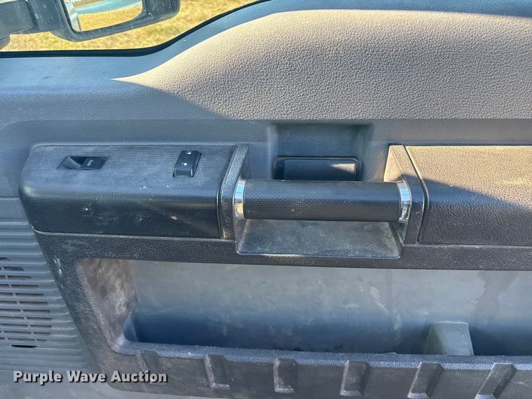 image for item EV2684 2013 Ford F250 Crew Cab utility bed pickup truck