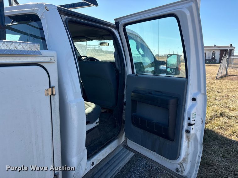image for item EV2684 2013 Ford F250 Crew Cab utility bed pickup truck