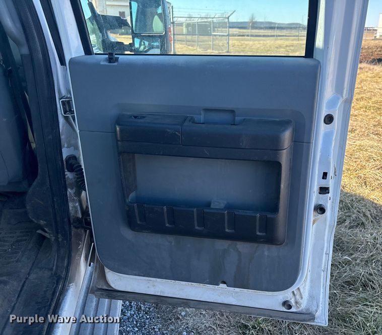 image for item EV2684 2013 Ford F250 Crew Cab utility bed pickup truck