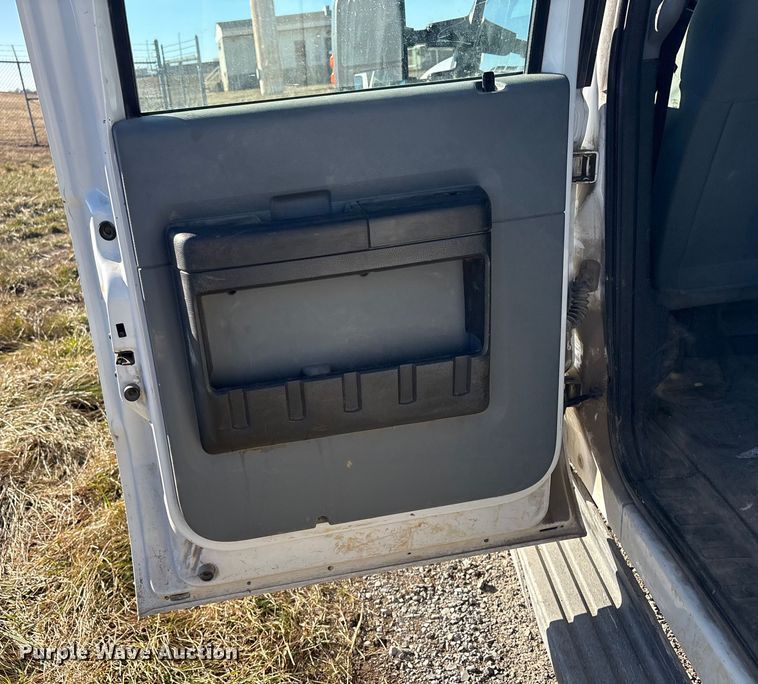 image for item EV2684 2013 Ford F250 Crew Cab utility bed pickup truck