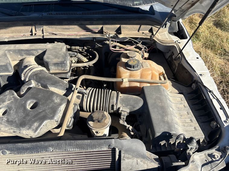 image for item EV2684 2013 Ford F250 Crew Cab utility bed pickup truck