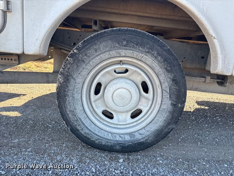 image for item EV2684 2013 Ford F250 Crew Cab utility bed pickup truck