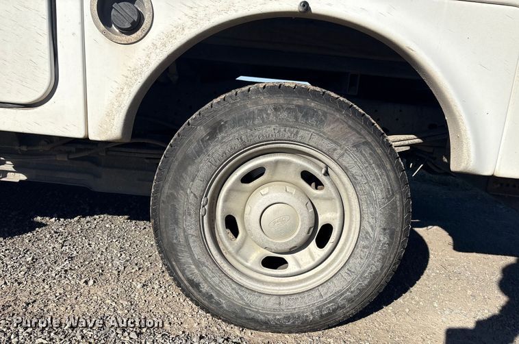 image for item EV2684 2013 Ford F250 Crew Cab utility bed pickup truck