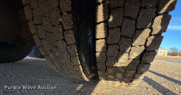 image for item FB0724 2013 Freightliner B2 school bus